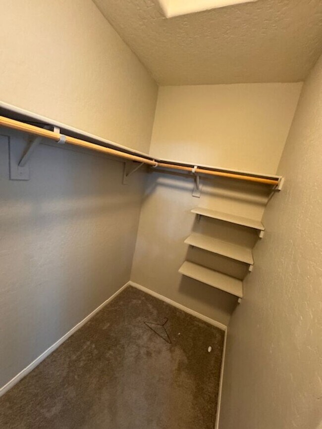 Building Photo - 3 Bedroom Home in a Gated Community! North...