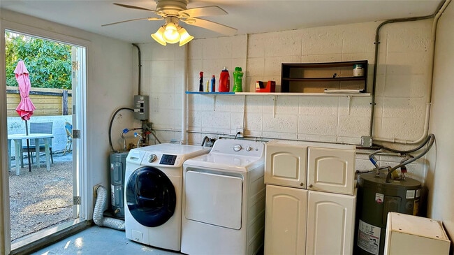 Building Photo - 1145 NE 17th Terrace