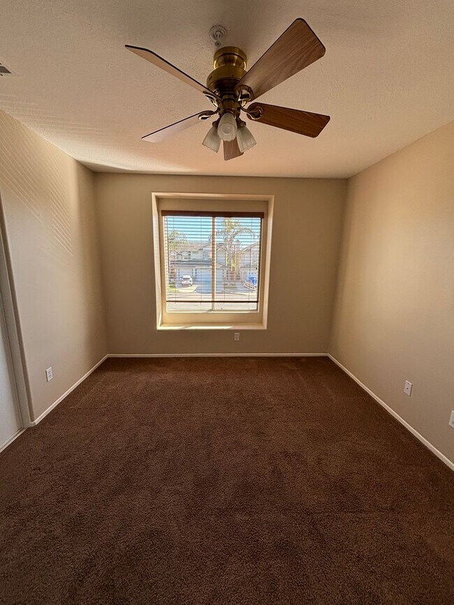 Building Photo - 10463 Graham Ct
