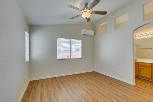 Building Photo - 3-Bedroom Home with Upgraded Cooling & Gre...