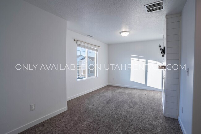 Building Photo - 578 Sugar Beet Dr