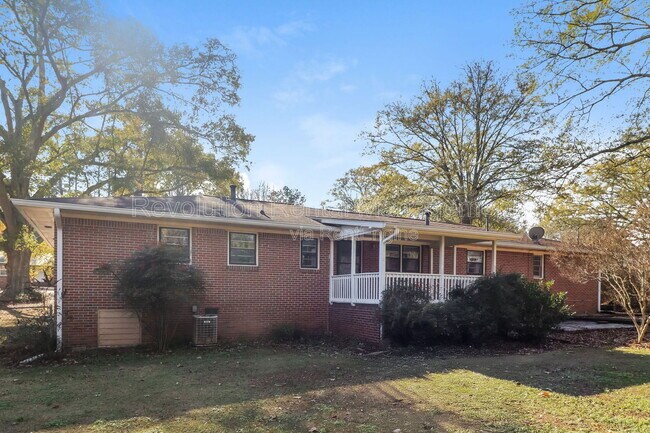 Building Photo - 24 Chestnut Dr