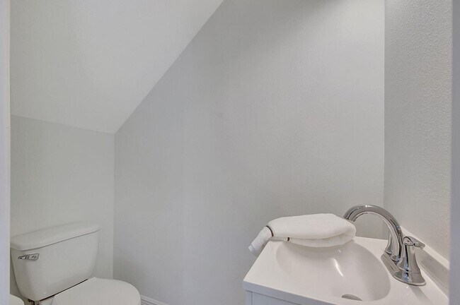 Building Photo - 3871 Patio Ct