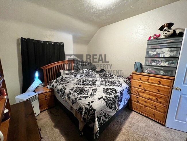 Building Photo - 201 E S 1st St