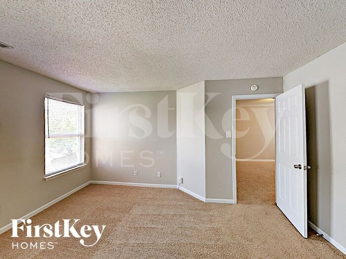 Building Photo - 6616 Kinnerton Dr