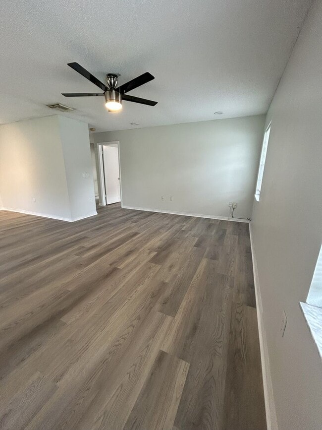 Building Photo - Dr. Phillips 4 Bedroom 2 Bathroom,