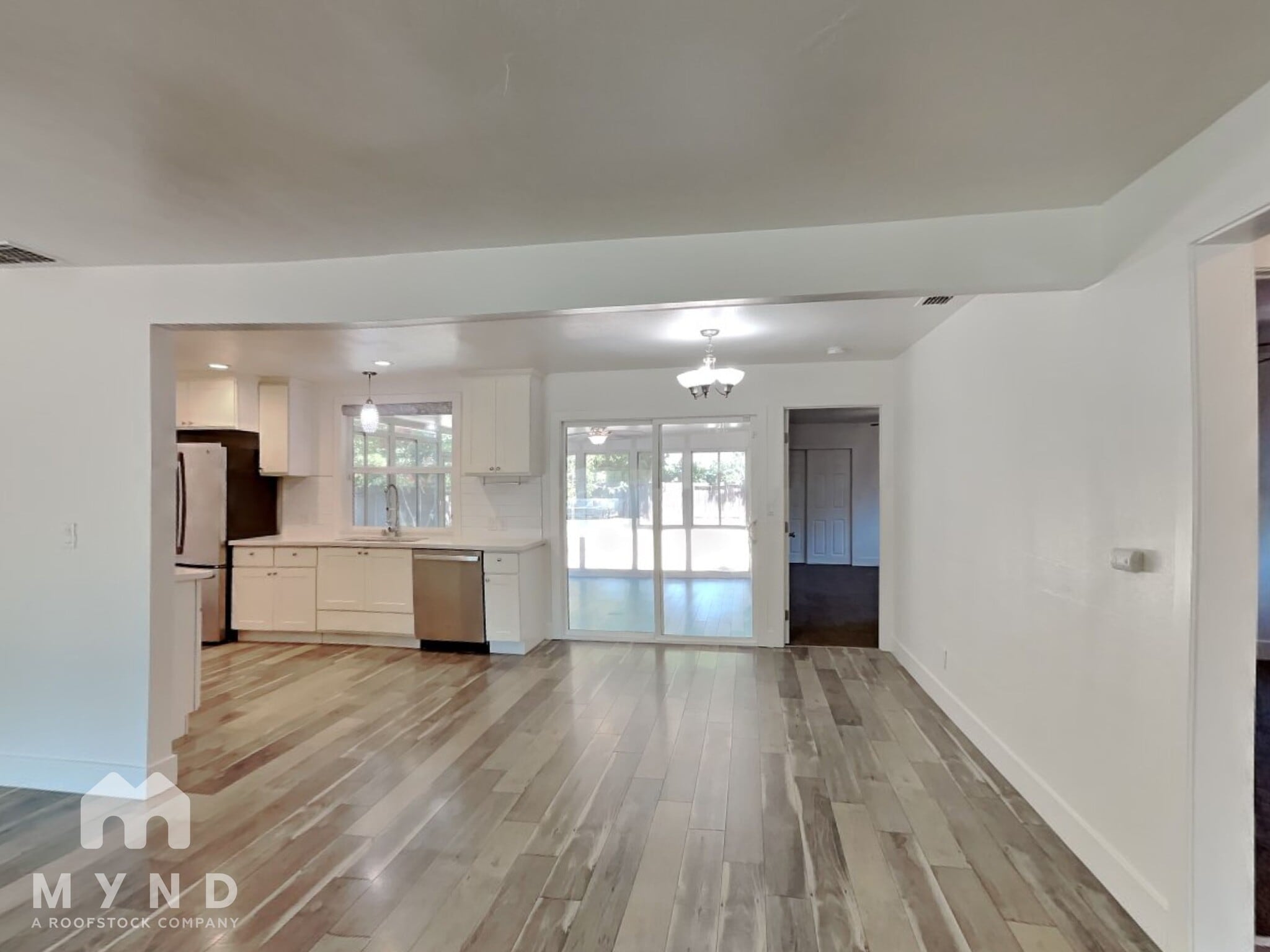 Building Photo - 2428 Drayton Dr
