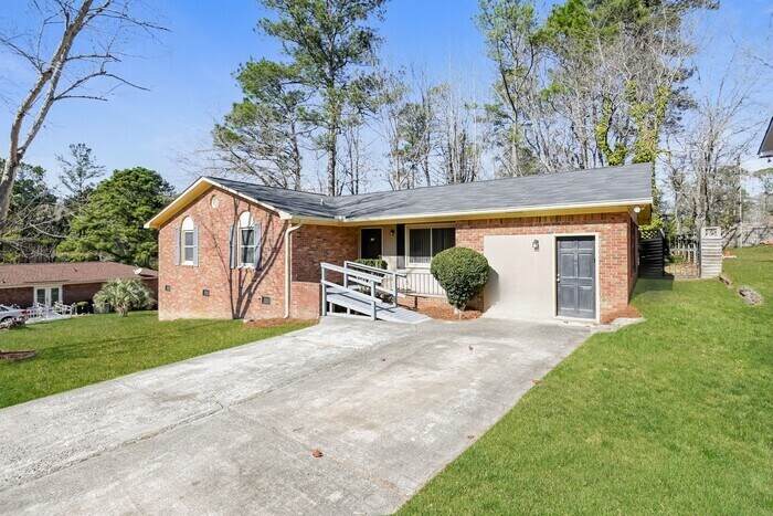 Building Photo - 112 Tillbury Dr