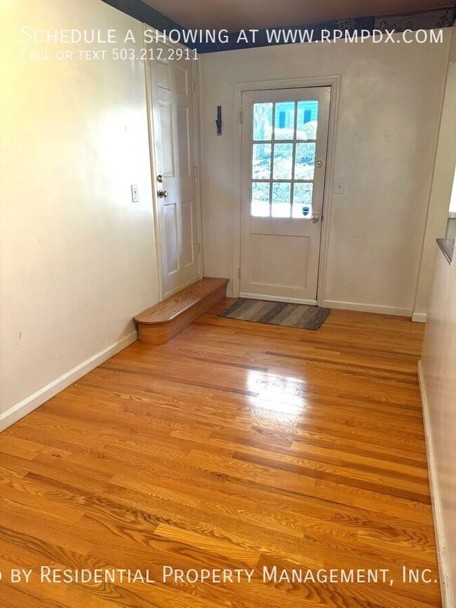 Building Photo - 1938 SW Edgewood Rd