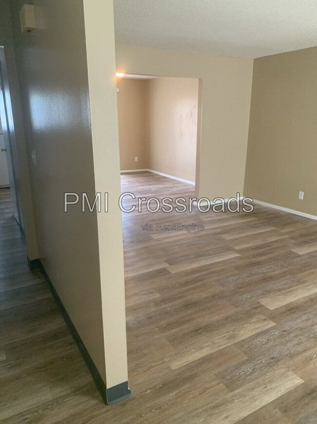 Building Photo - 6201 Stornoway Dr N
