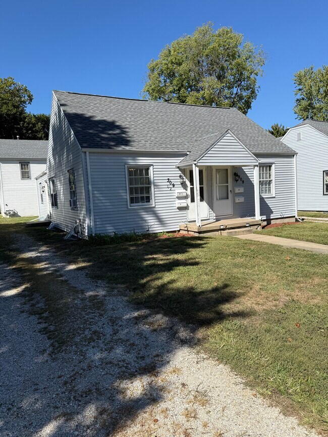Building Photo - 309.5 S Van Doren St