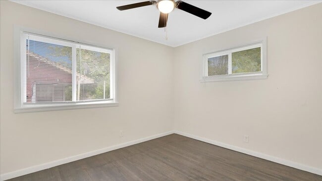 Building Photo - Beautiful 3 bedroom / 2 bath