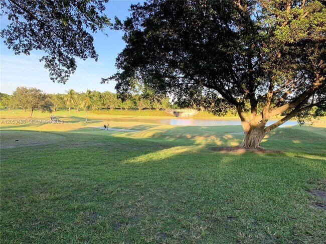 Building Photo - 2727 Center Ct Dr