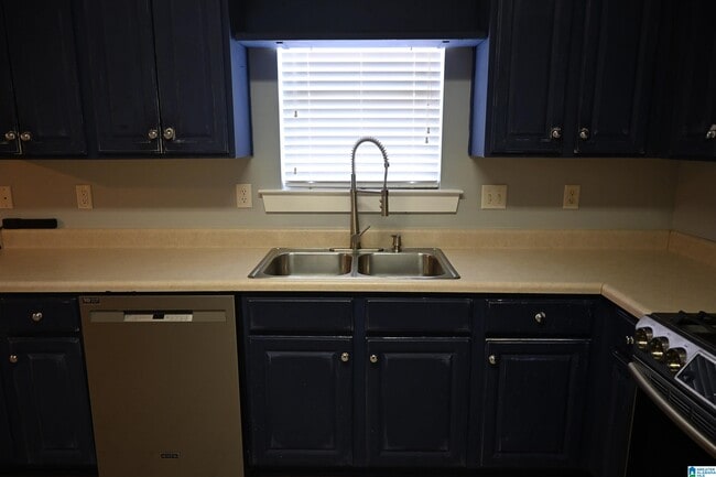 Building Photo - 2017 Kelly Creek Ct