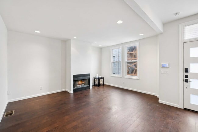 Building Photo - 971 Filbert St
