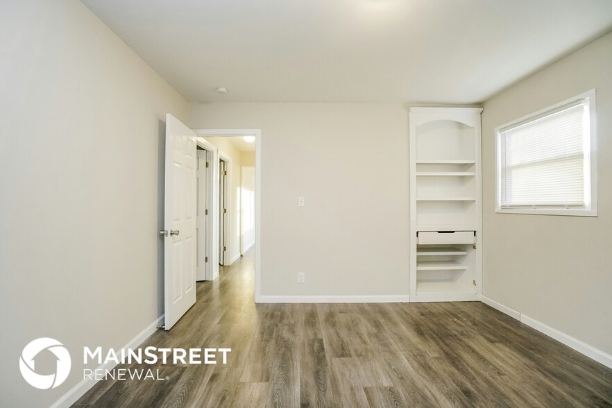 Building Photo - 7412 Roshon Ave