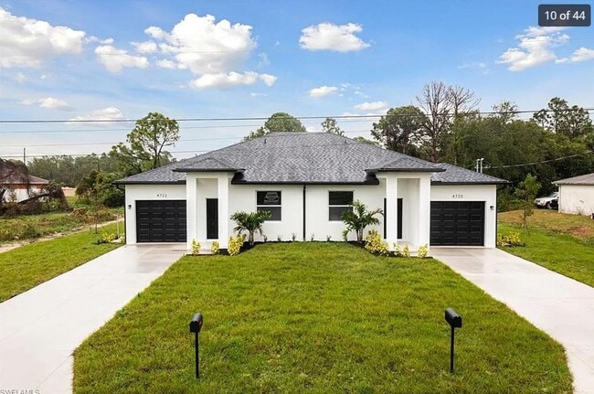 Building Photo - Charming 3-Bedroom Townhome in Lehigh Acres!