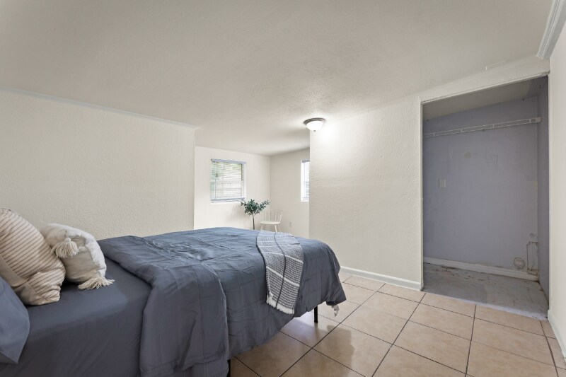Building Photo - 6750 Snow White Dr