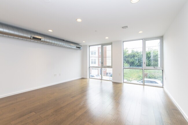 Building Photo - 1422 N 7th St