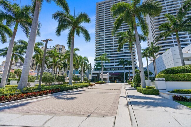Building Photo - 529 S Flagler Dr