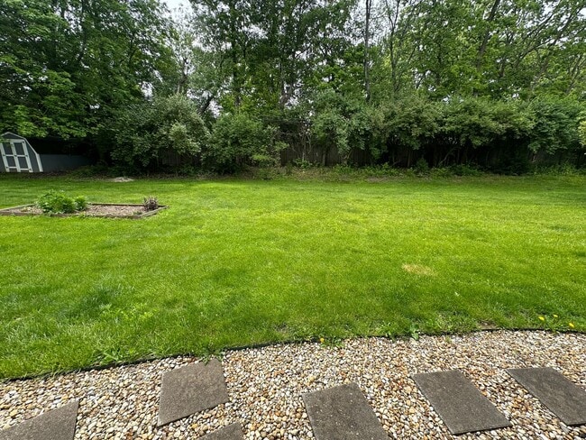 Building Photo - Fantastic Location!  Single-family house close to Upper Arlington and Riverside Hospital
