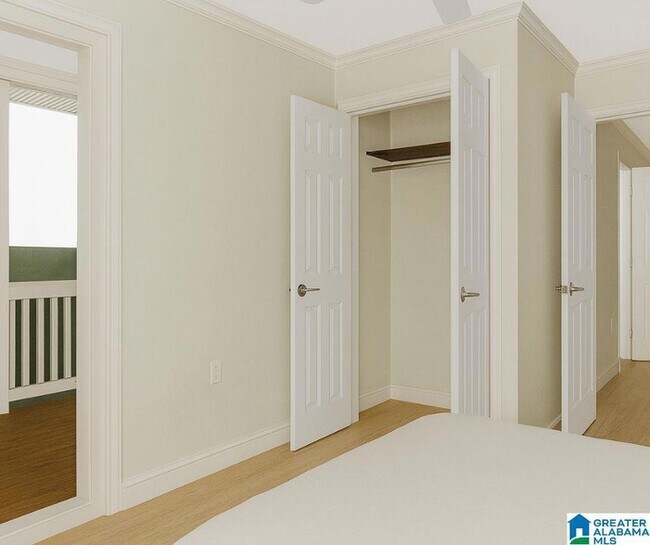 Building Photo - 2005 Barry St