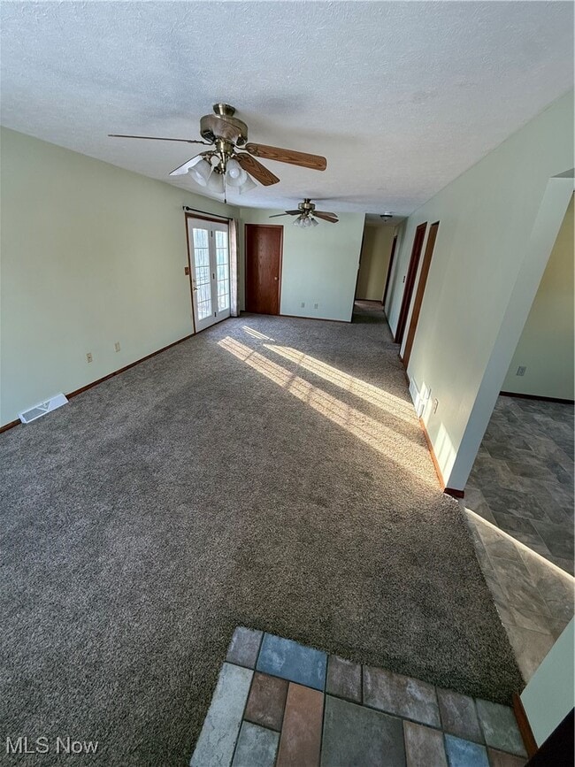 Building Photo - 1378 Cayuga Ave