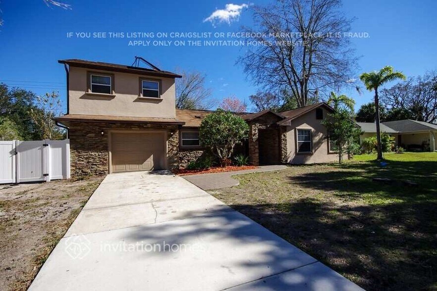Primary Photo - 1725 Pine Tree Dr