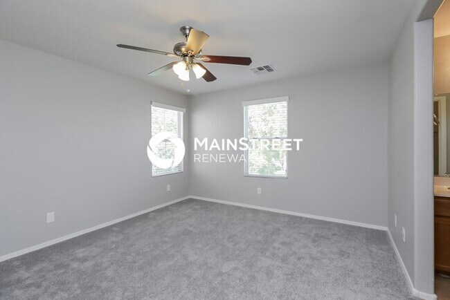 Building Photo - 3 Bedroom Pet-Friendly Home in Phoenix, AZ with Main Street Renewal