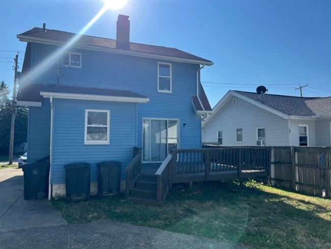 Building Photo - 3BR South Akron Classic with Deck, 2-Car G...