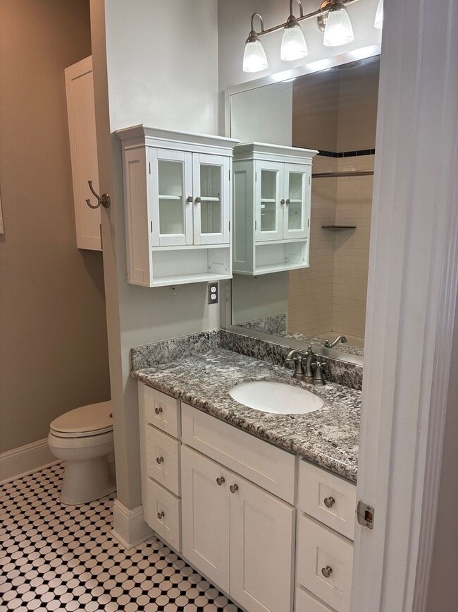 Building Photo - 117-119bottinelli