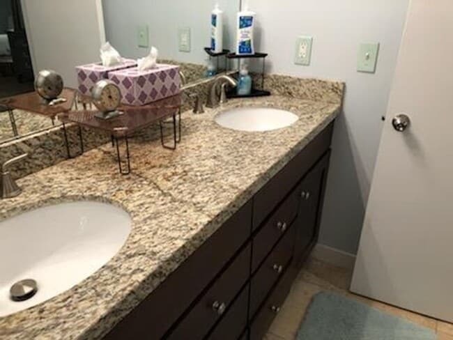 Building Photo - 3 Bedroom/3.5 Bathroom home in Murray