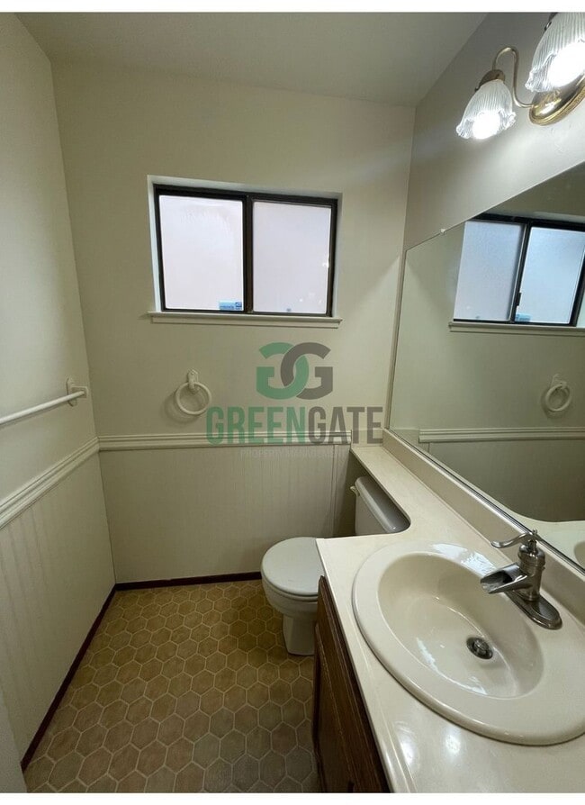 Building Photo - PRICE REDUCED! Beautiful 3 bedroom 2.5 Bath home READY NOW in MODESTO!! With POOL!!