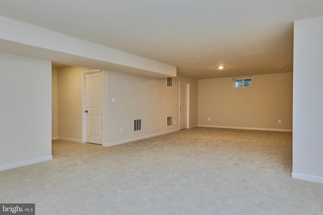 Building Photo - 1006 Shenandoah View Pkwy