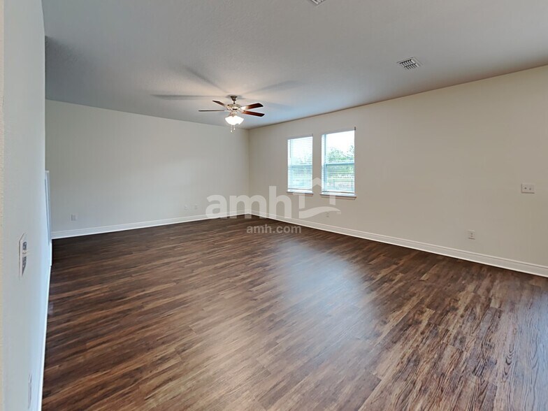 Building Photo - 20585 Calla Lily Dr