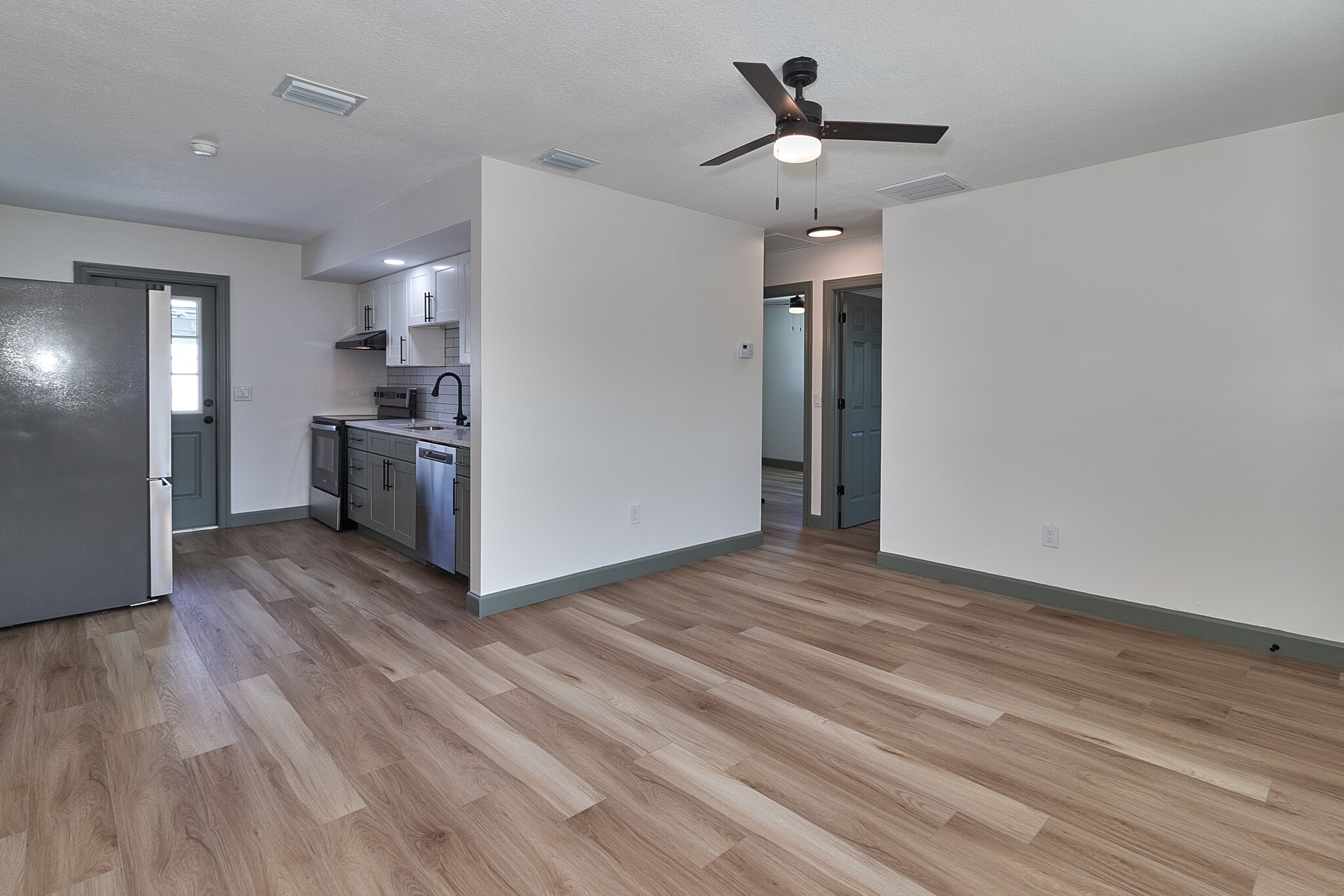 Building Photo - 510 91st Ave N