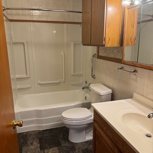 1st Floor Bathroom - 502 48th St