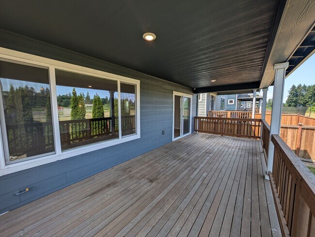 Building Photo - LIKE-NEW 4 bedroom home in Lacey!
