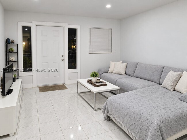 Building Photo - 9860 SW 83rd St