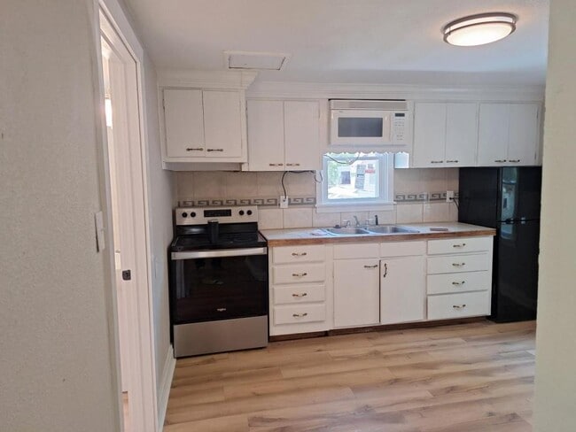 Building Photo - 507.5 Gray St