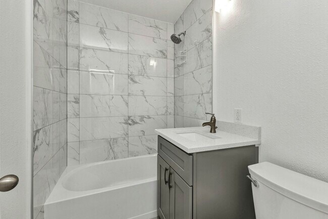 Building Photo - 501 Palmetto Dr