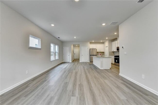 Building Photo - 2357 Whitworth St