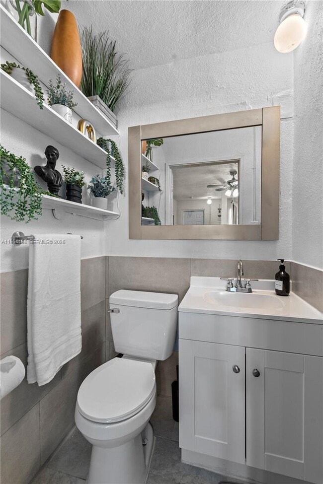 Building Photo - 12101 Everglades St