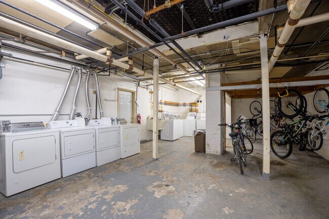 Building Photo - Comstock