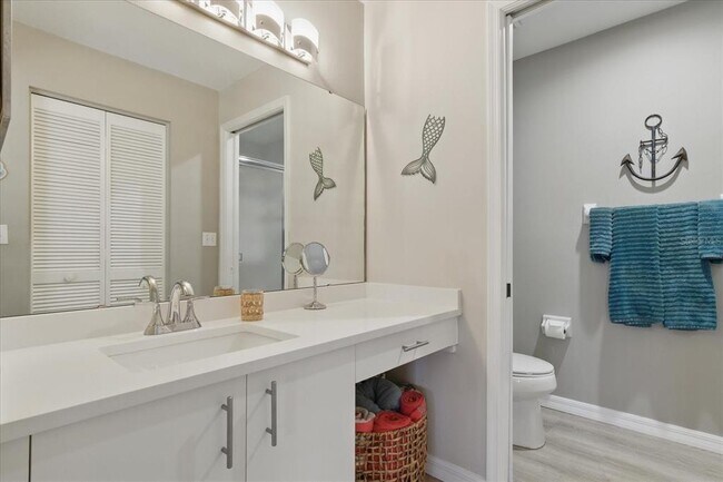 Building Photo - 9320 Clubside Cir