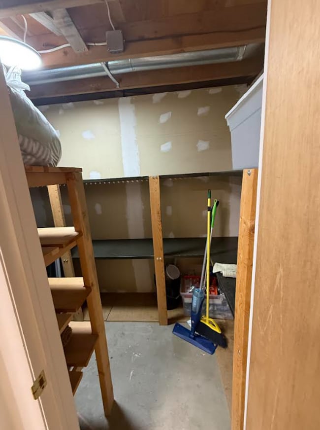 Building Photo - Beautiful 3 Bed, 2 Bath Stand-Alone Home | Furnished or Unfurnished Options