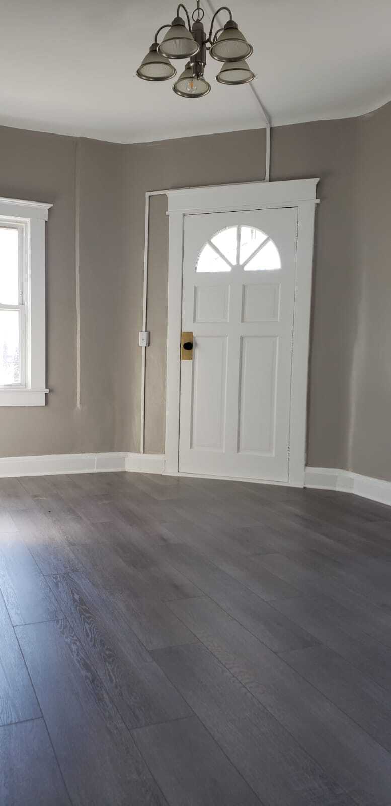 Living Rm - 301 N 1st Ave