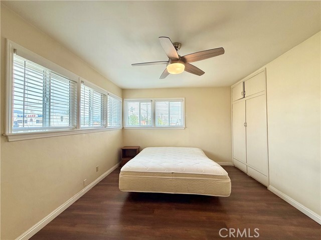 Building Photo - 3159 Del Mar Ave