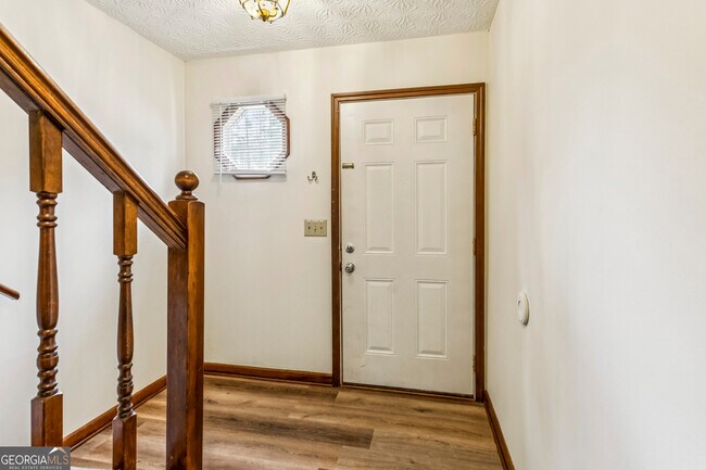 Building Photo - 1105 Booth Ct SW