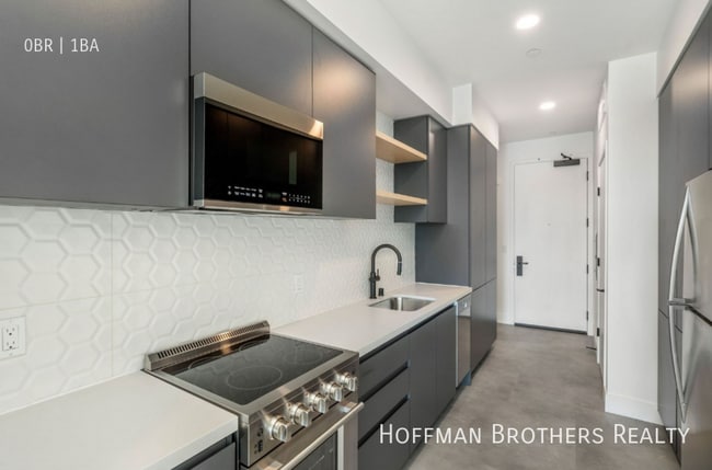 Building Photo - 3450 W 43rd St